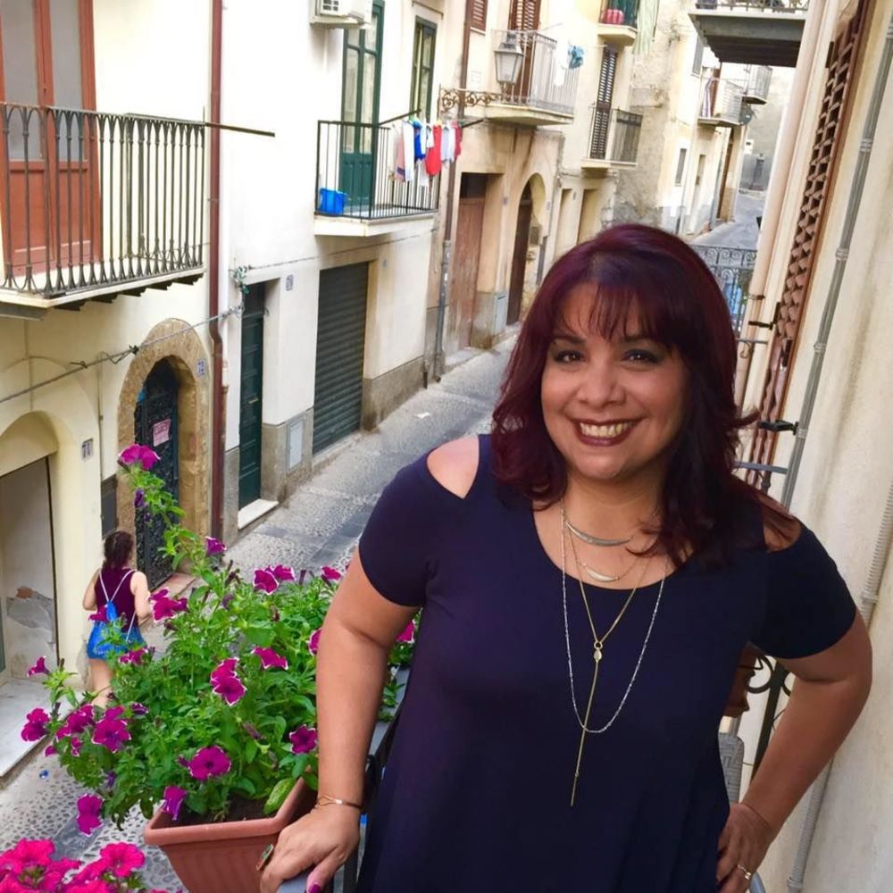 Meet your Posher, Raquel